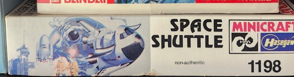 Space Shuttle — Minicraft / Hasegawa #1198, 1/144